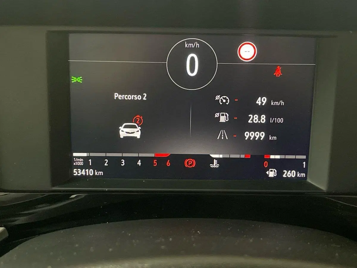 Opel Mokka usata a Salerno (12)