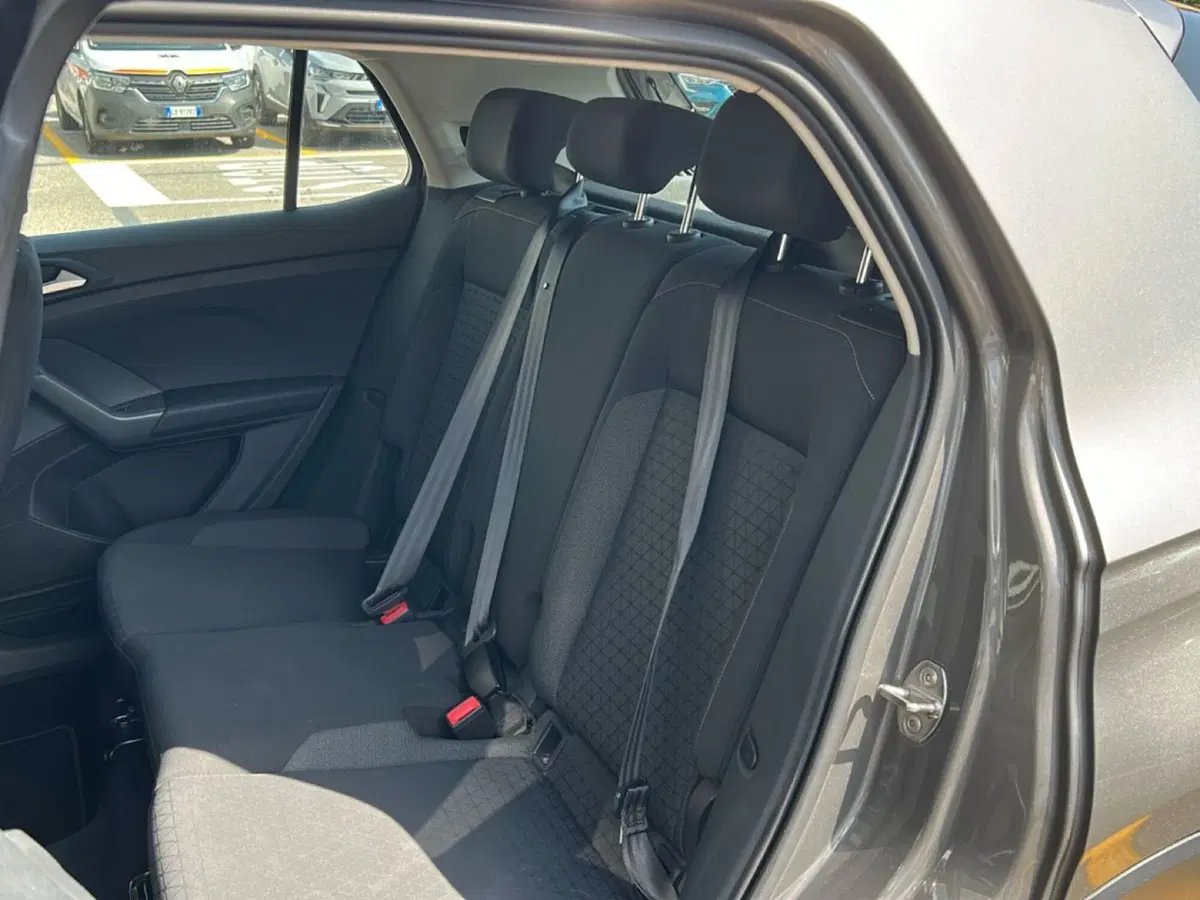 Volkswagen T-Cross usata a Roma (11)