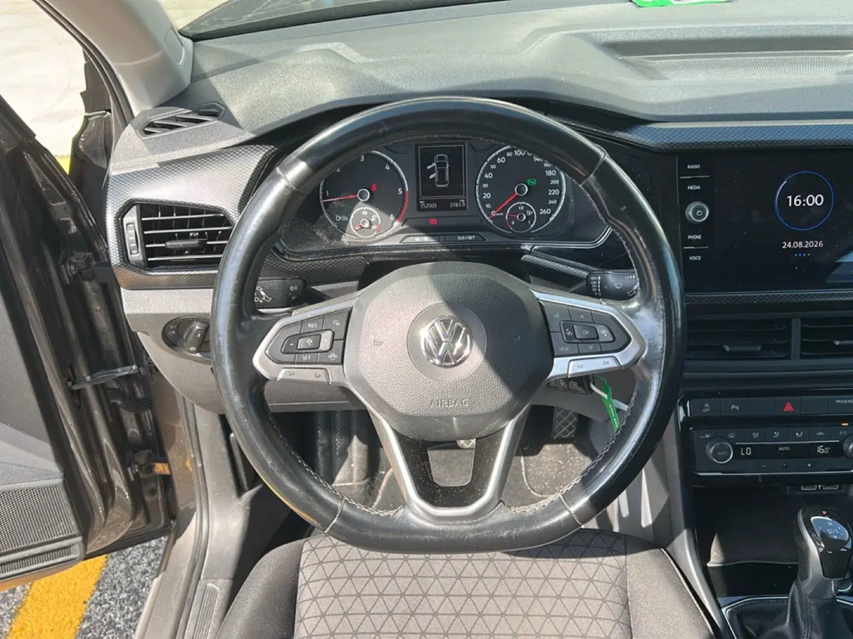 Volkswagen T-Cross usata a Roma (12)
