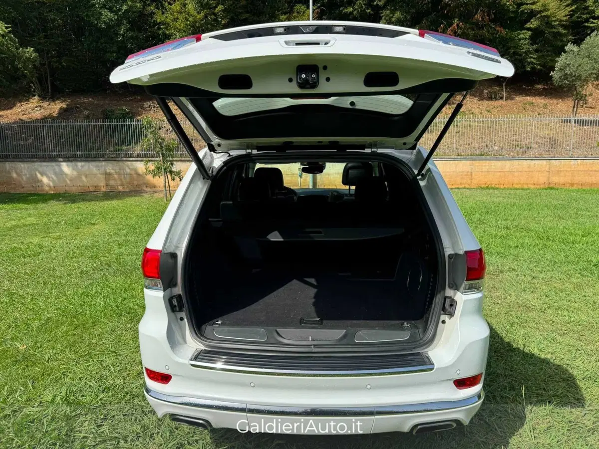 Jeep Grand Cherokee usata a Salerno (12)