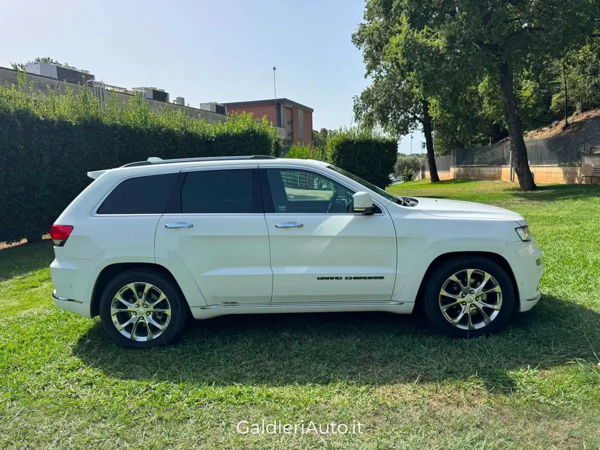 Jeep Grand Cherokee usata a Salerno (14)