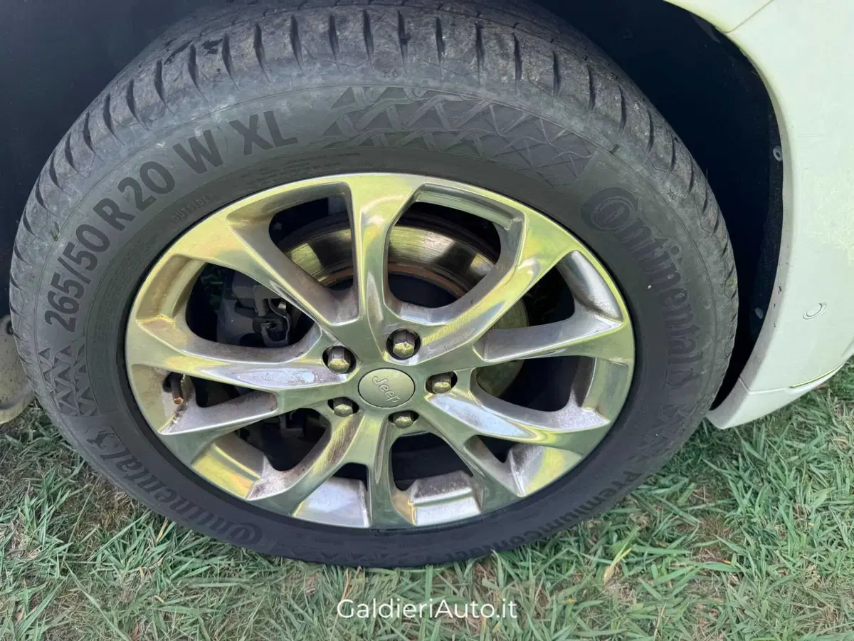 Jeep Grand Cherokee usata a Salerno (15)