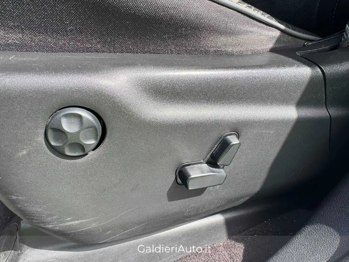 Jeep Grand Cherokee usata a Salerno (18)