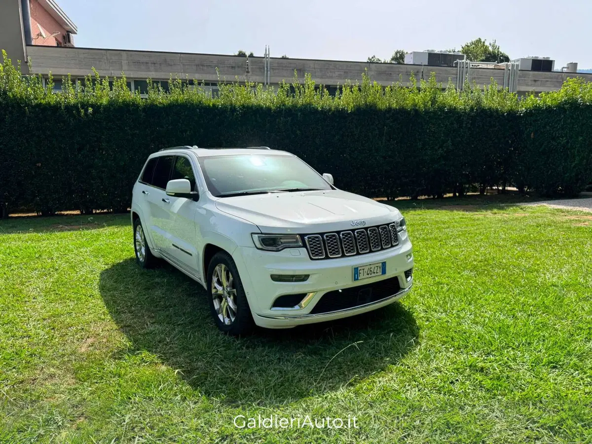 Jeep Grand Cherokee usata a Salerno (2)