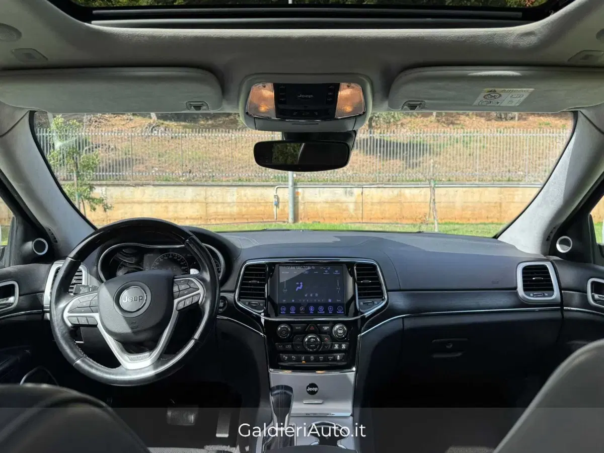 Jeep Grand Cherokee usata a Salerno (5)