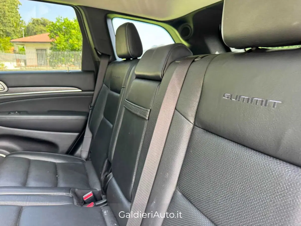Jeep Grand Cherokee usata a Salerno (7)