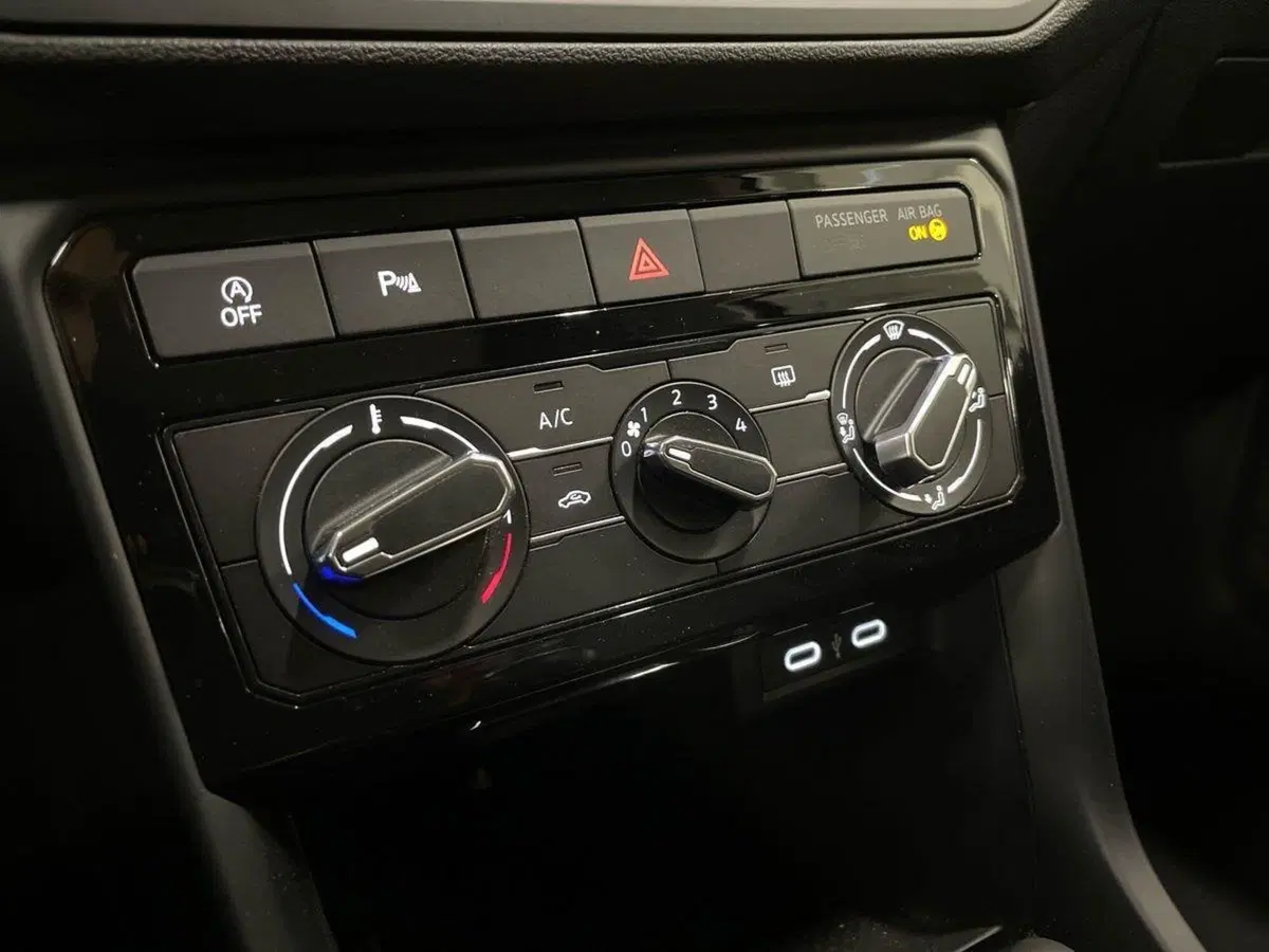 Volkswagen T-Cross usata a Prato (15)