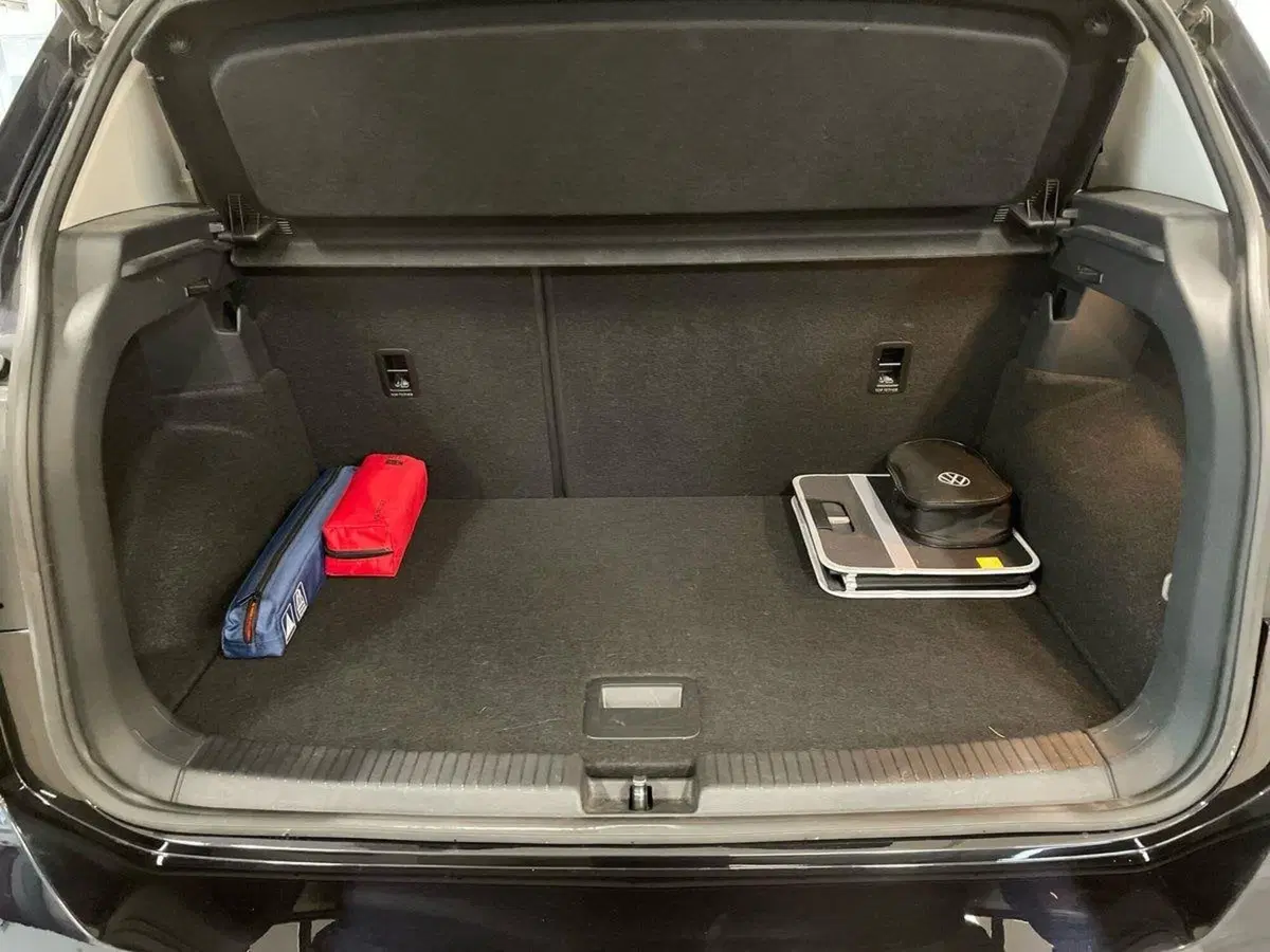 Volkswagen T-Cross usata a Prato (8)