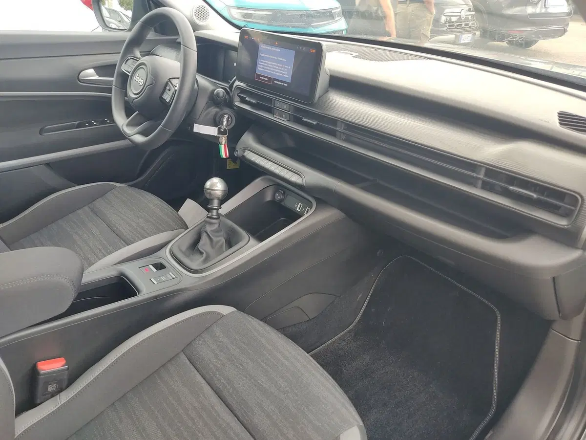 Jeep Avenger usata a Frosinone (11)