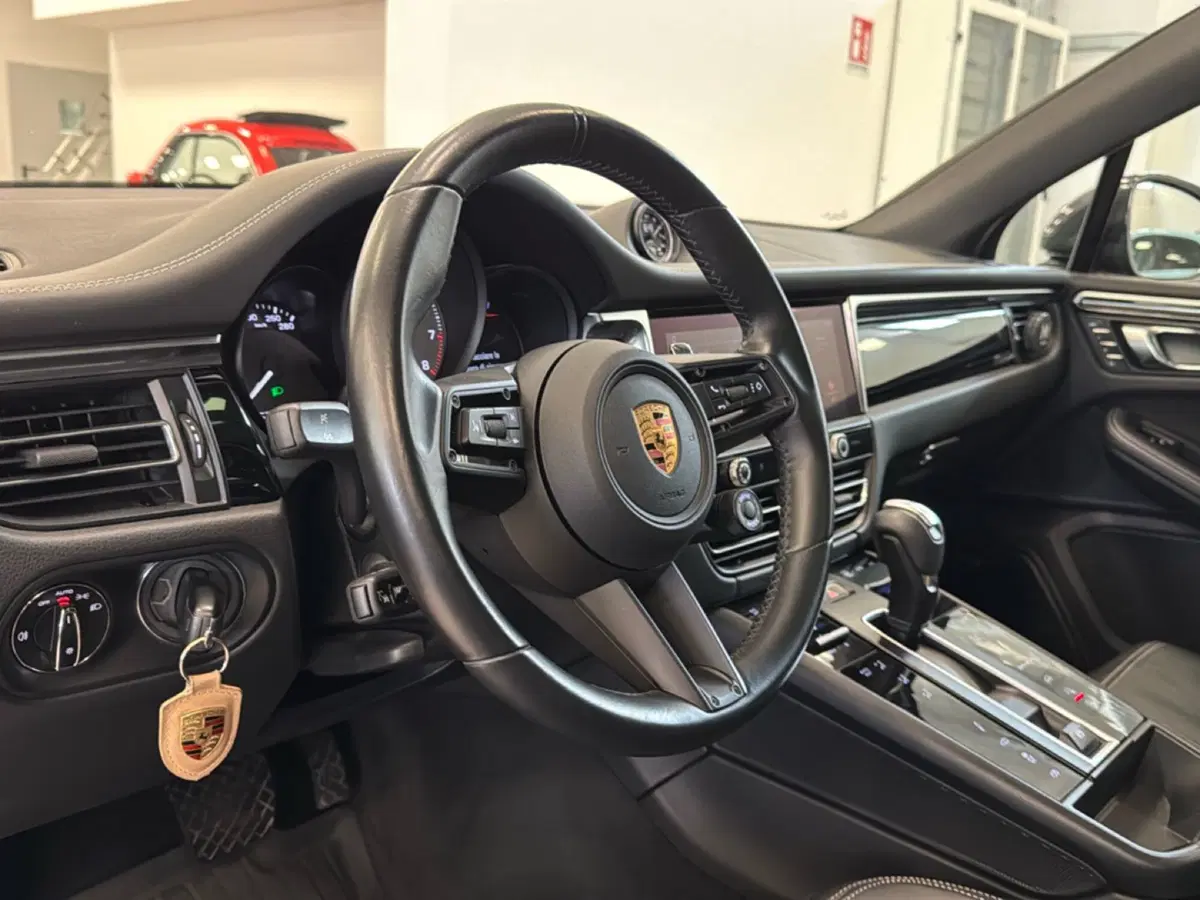 Porsche Macan usata a Brescia (6)