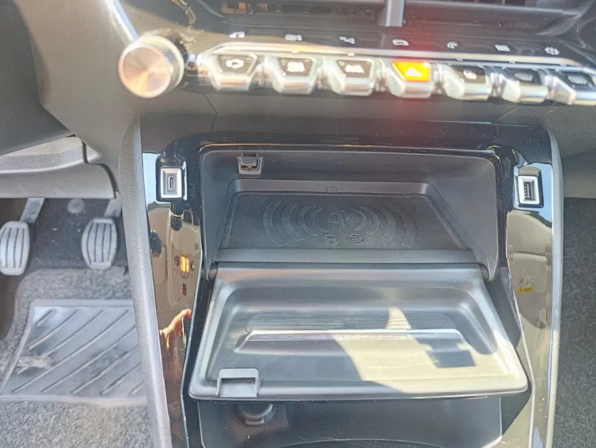 Peugeot 208 usata a Massa-Carrara (16)