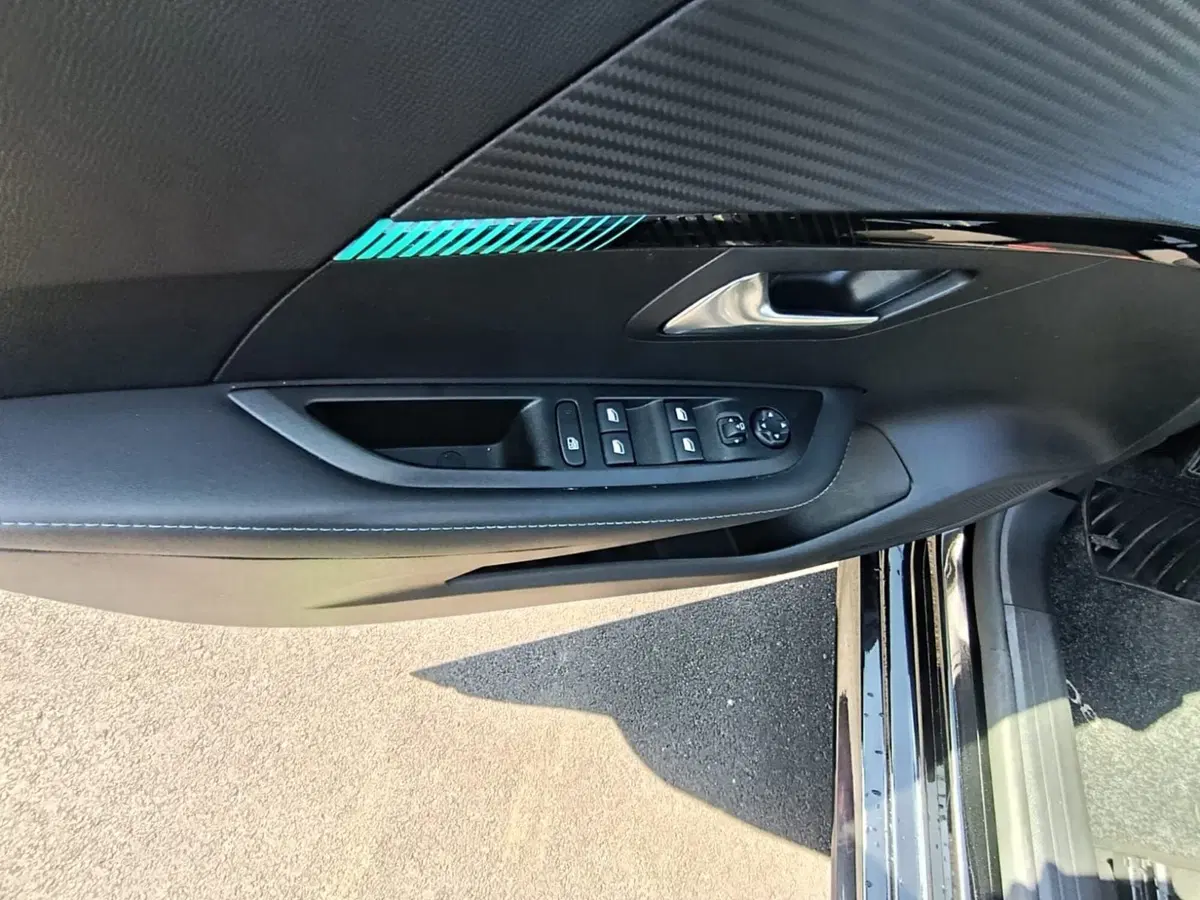 Peugeot 208 usata a Massa-Carrara (19)