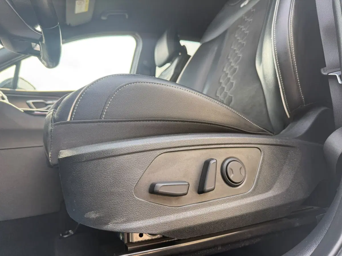 Kia Sportage usata a Massa-Carrara (16)