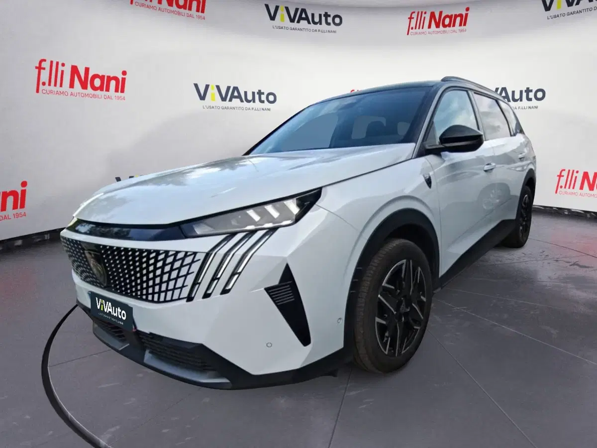 Peugeot 5008 usata a Massa-Carrara
