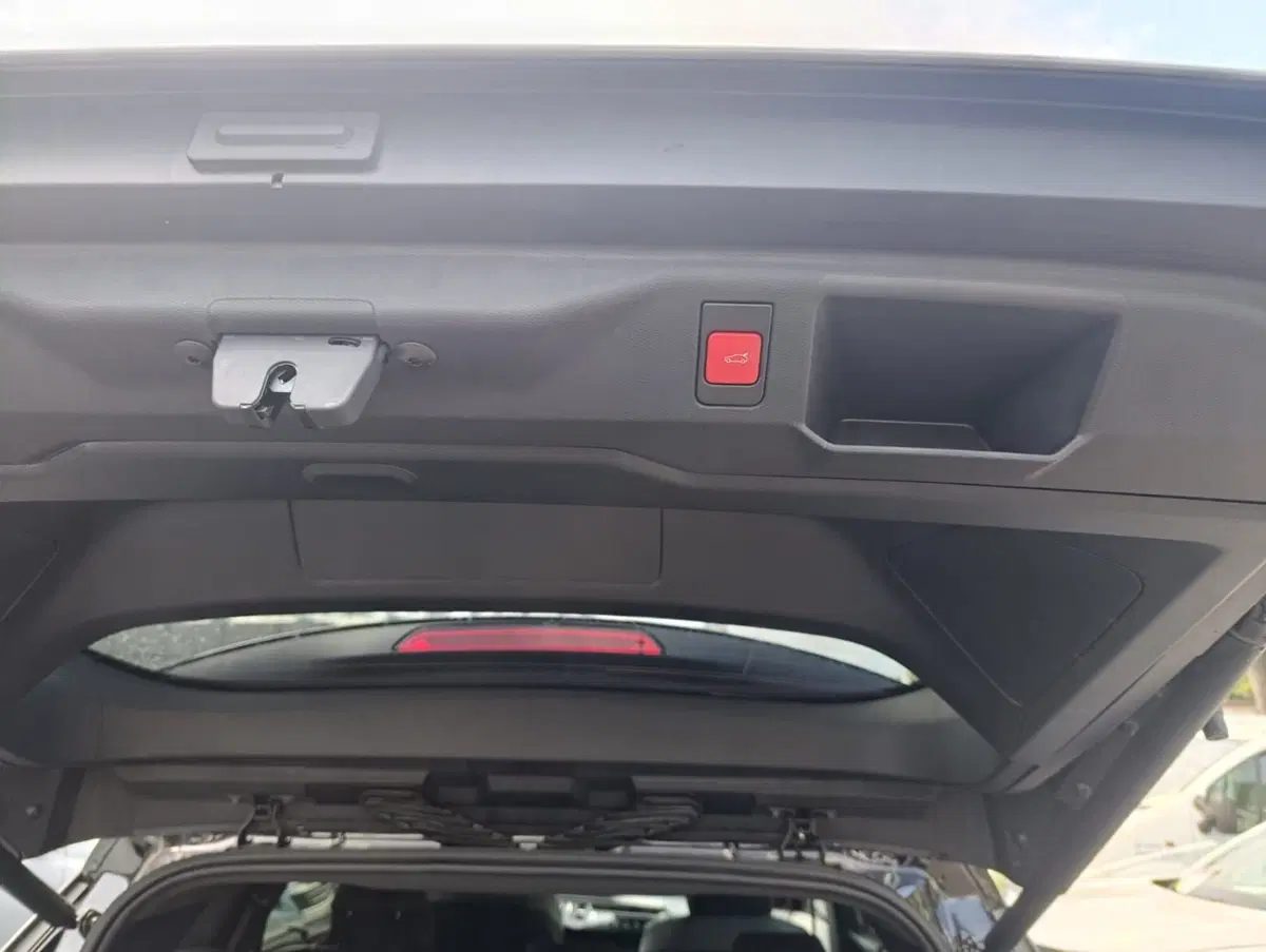 Peugeot 5008 usata a Massa-Carrara (12)
