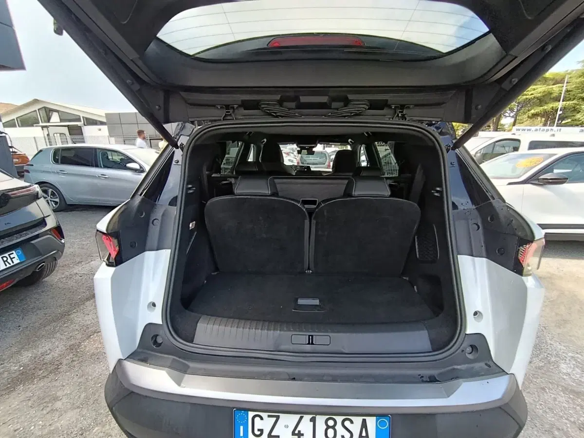 Peugeot 5008 usata a Massa-Carrara (16)
