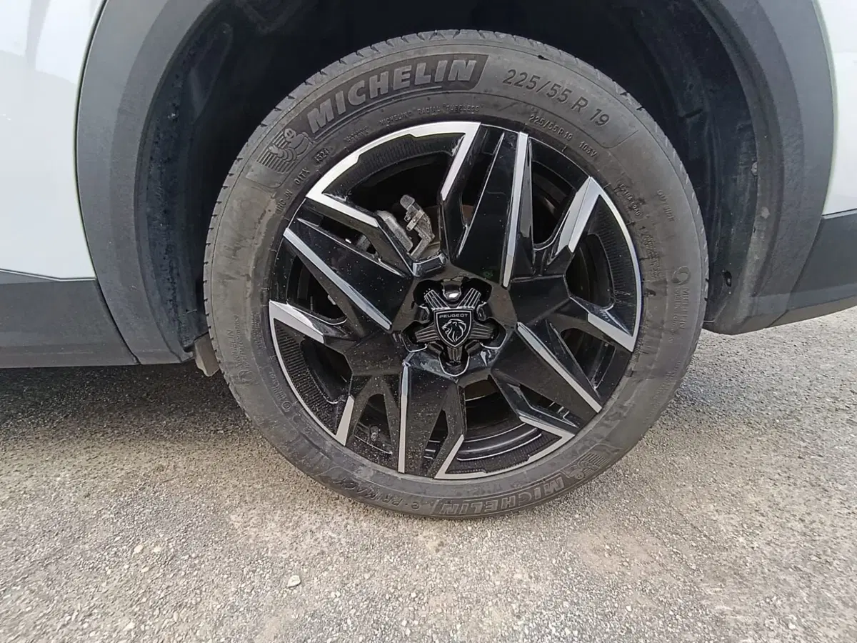 Peugeot 5008 usata a Massa-Carrara (17)
