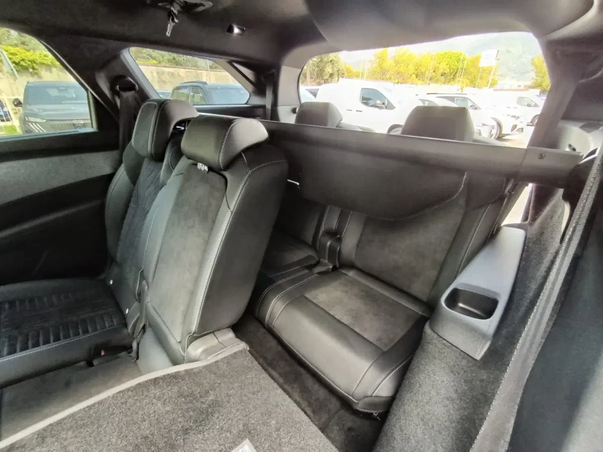 Peugeot 5008 usata a Massa-Carrara (18)