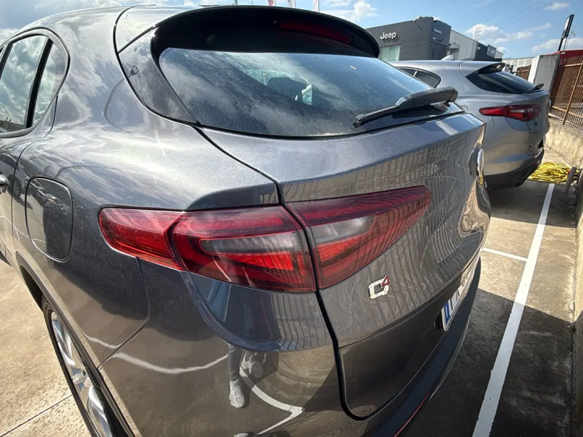 Alfa Romeo Stelvio usata a Cosenza (10)