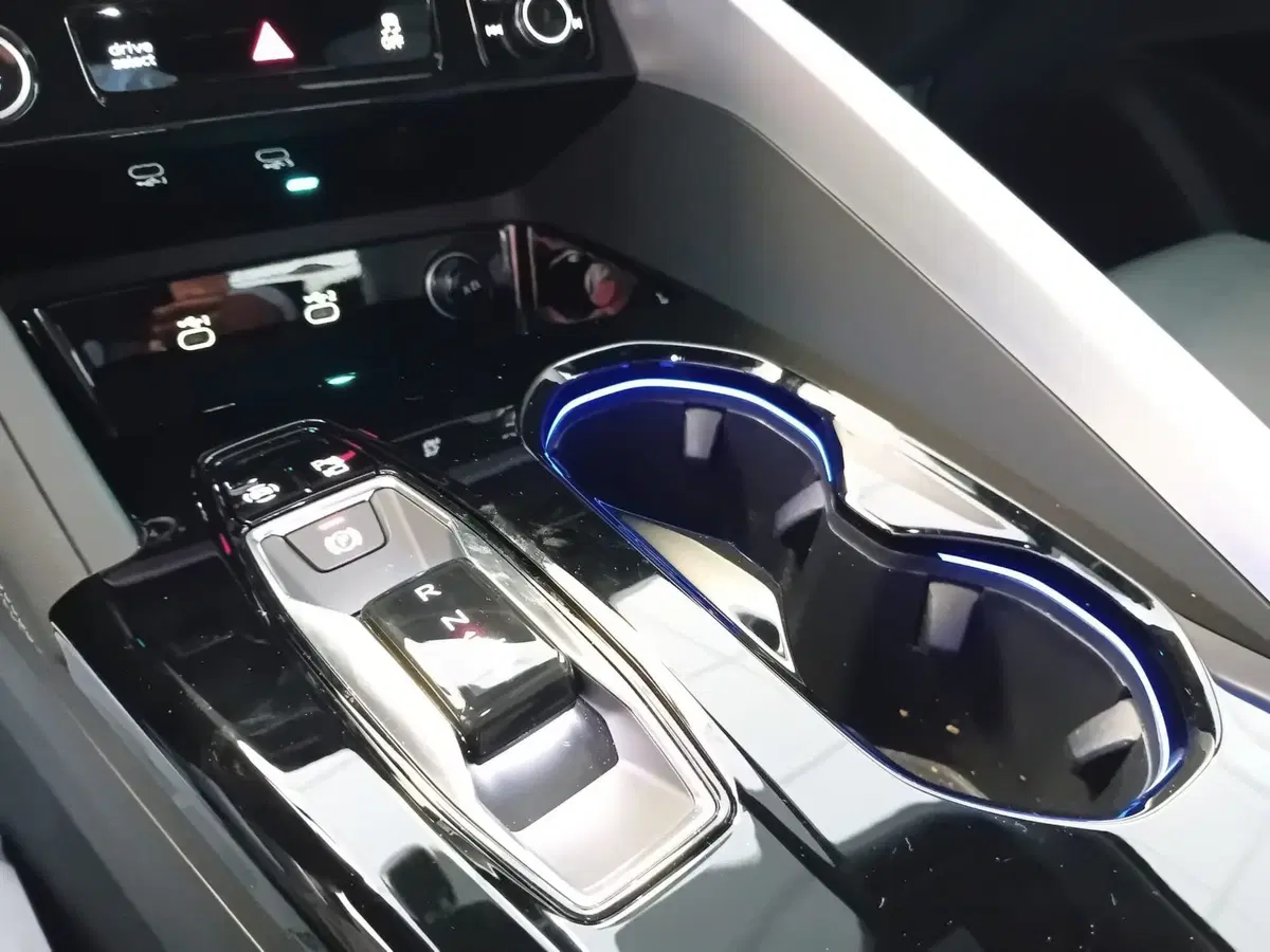 Audi Q5 Sportback usata a Bari (11)