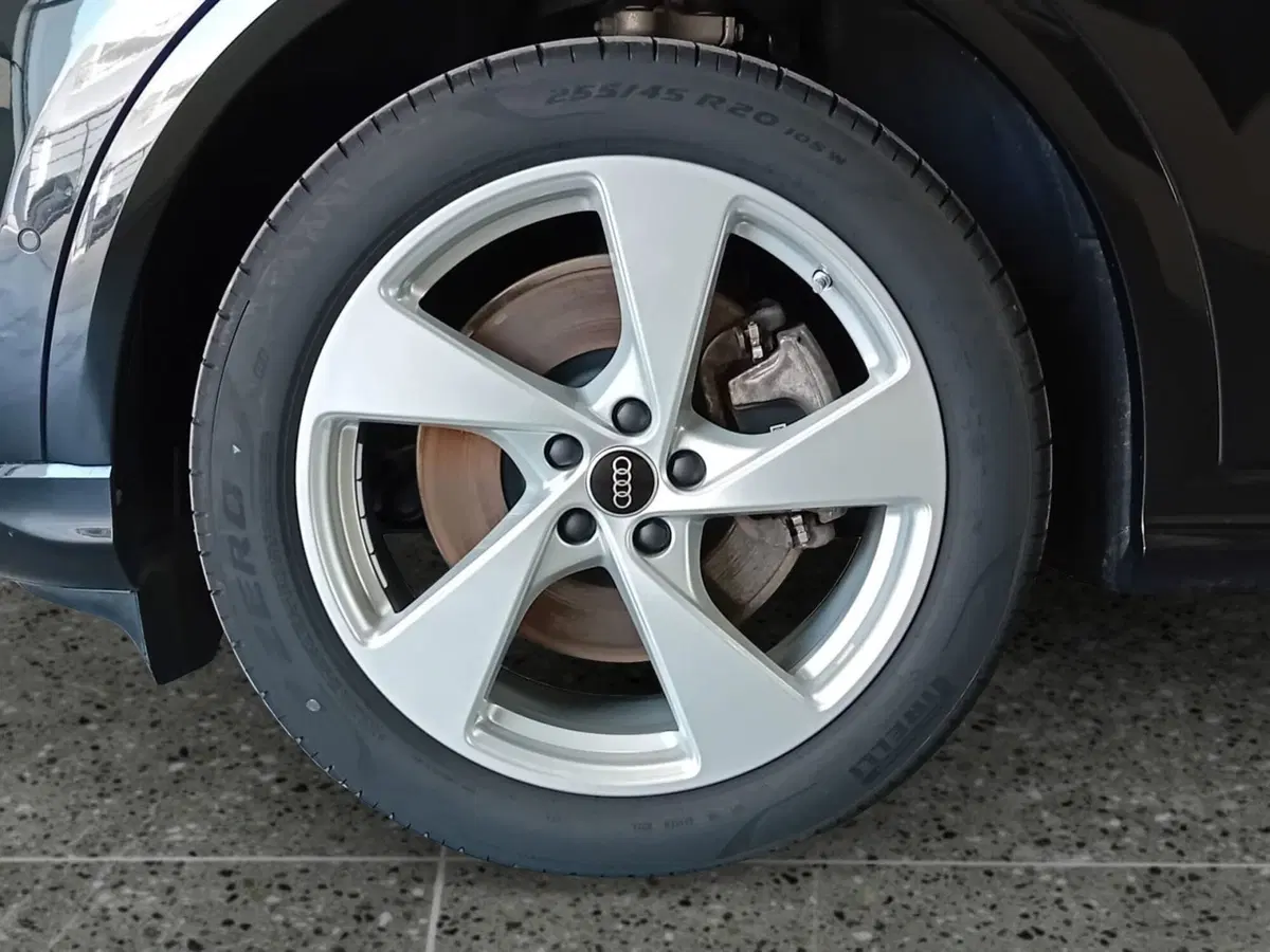 Audi Q5 Sportback usata a Bari (12)
