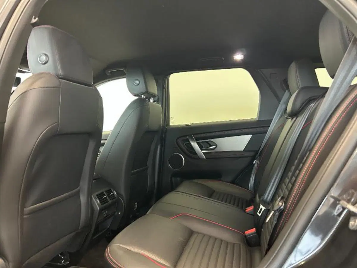 Land Rover Discovery Sport usata a Venezia (17)