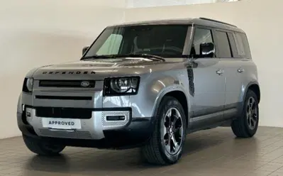 Land Rover Defender 110 3.0D I6 250 CV AWD Auto Commercial SE del 2023 usata a Venezia