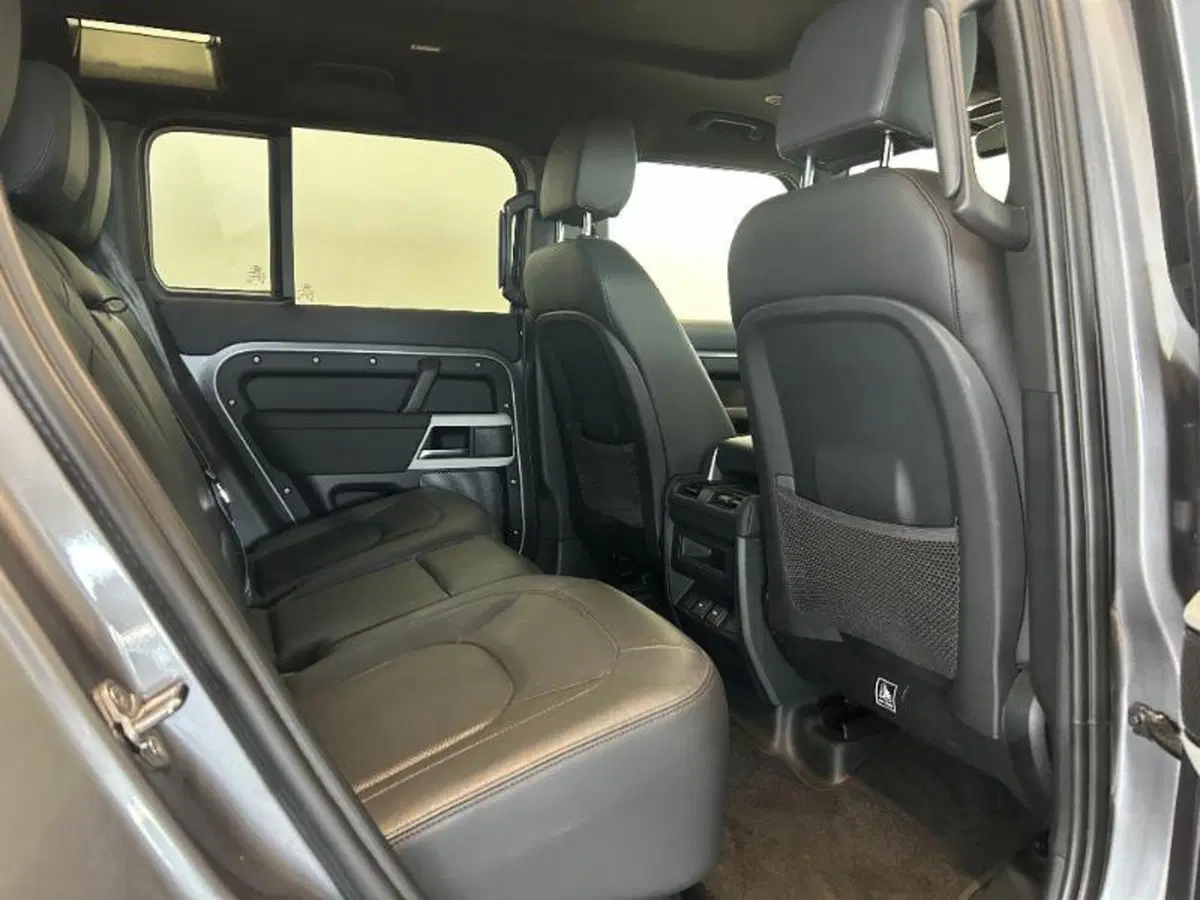 Land Rover Defender usata a Venezia (12)