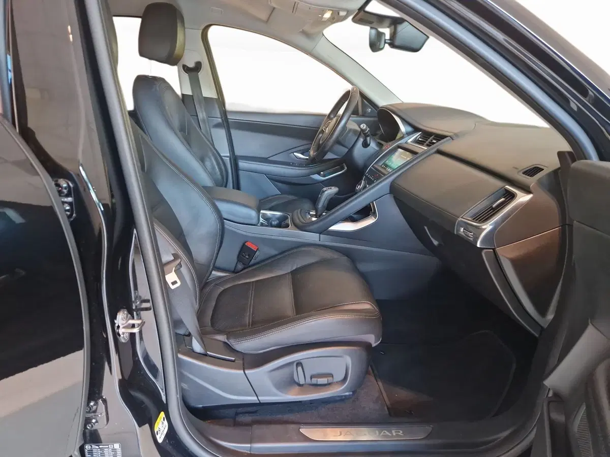 Jaguar E-Pace usata a Modena (12)