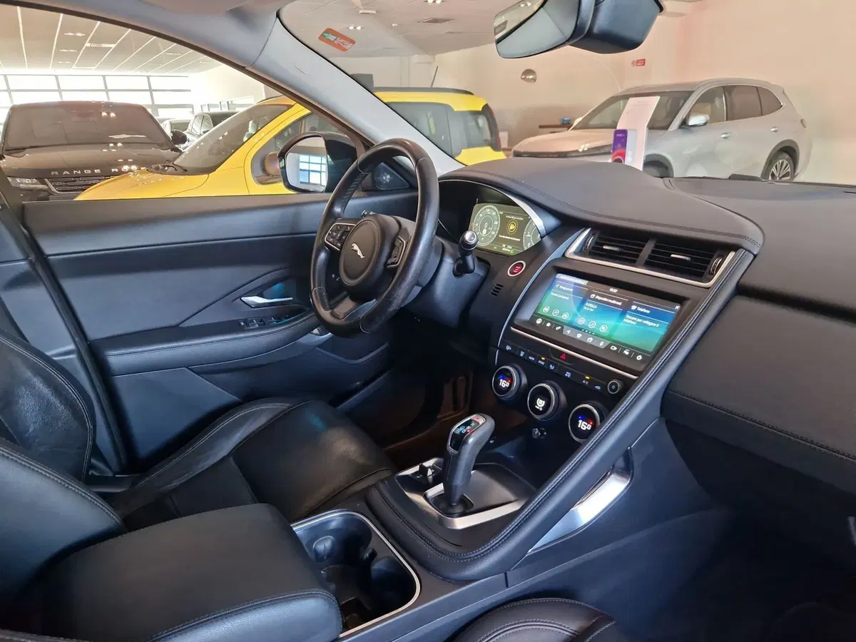 Jaguar E-Pace usata a Modena (14)