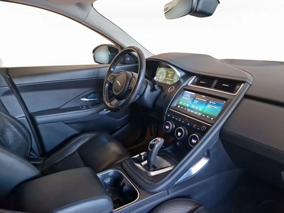 Jaguar E-Pace usata a Modena (9)