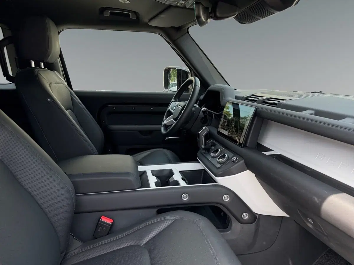 Land Rover Defender usata a Trento (3)
