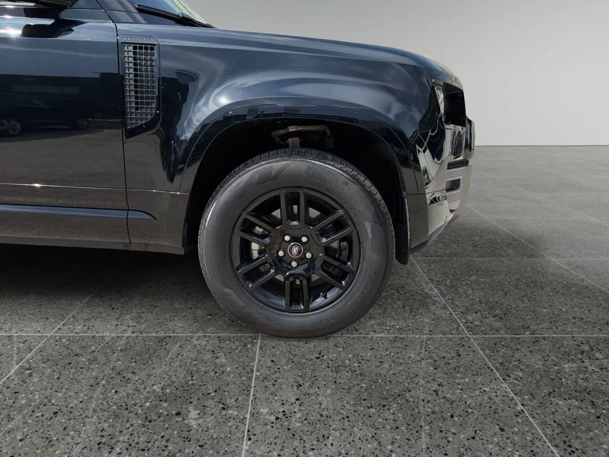 Land Rover Defender usata a Trento (9)