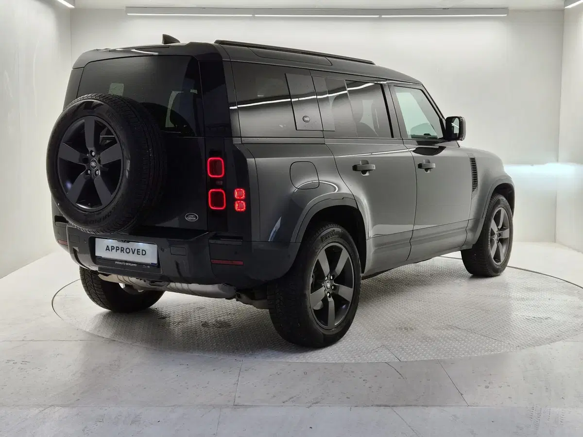 Land Rover Defender usata a Bergamo (2)