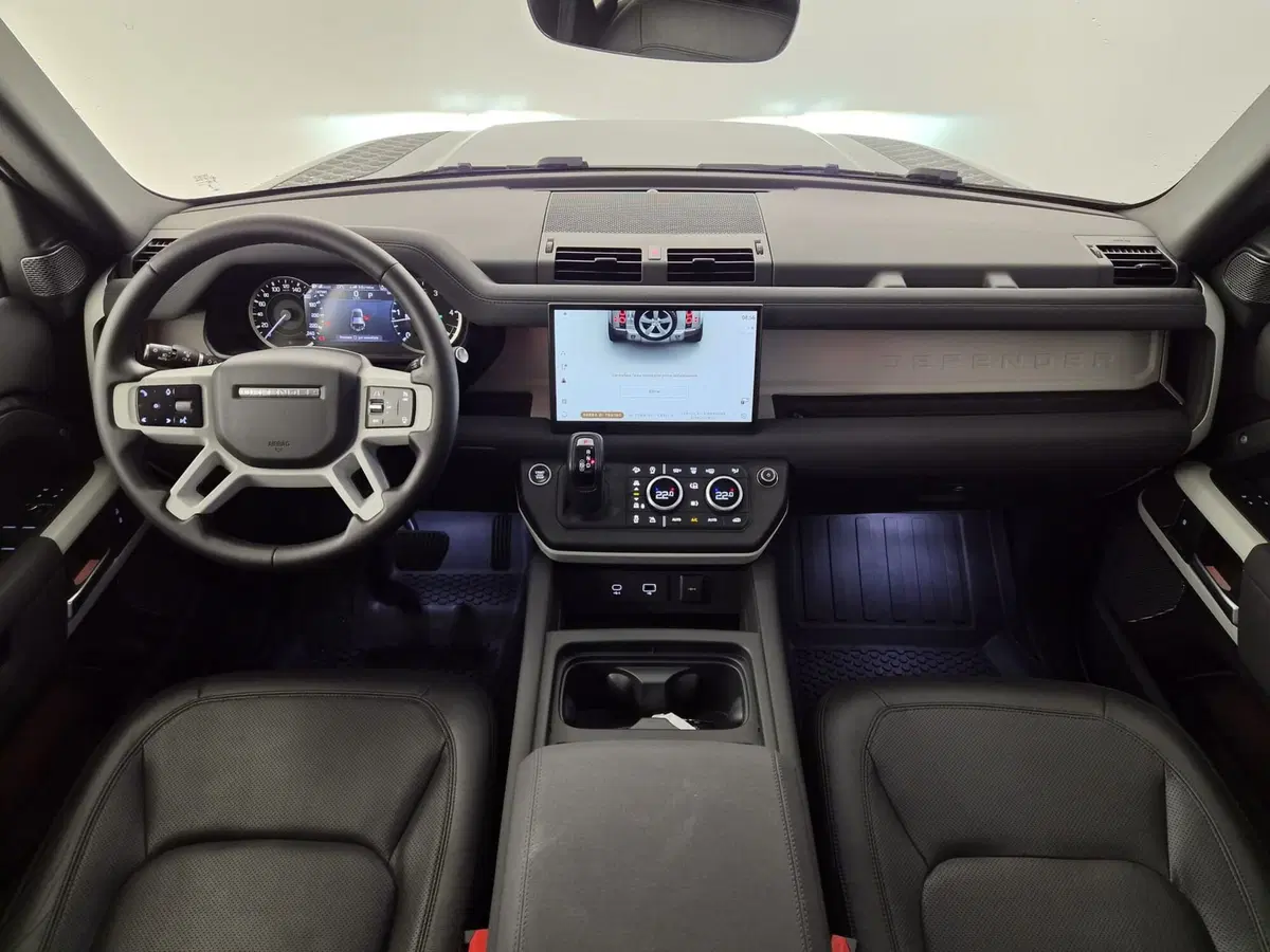 Land Rover Defender usata a Bergamo (4)