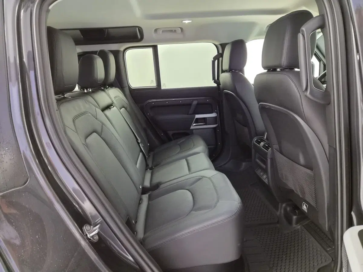 Land Rover Defender usata a Bergamo (5)