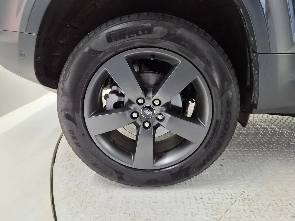 Land Rover Defender usata a Bergamo (9)