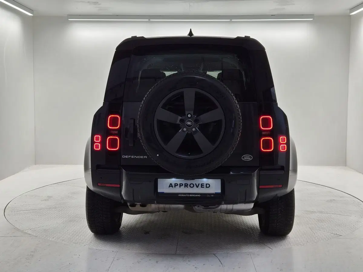 Land Rover Defender usata a Bergamo (7)