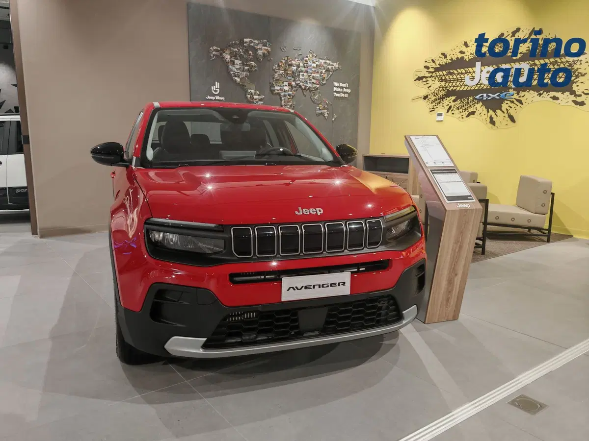 Jeep Avenger nuova a Torino (2)