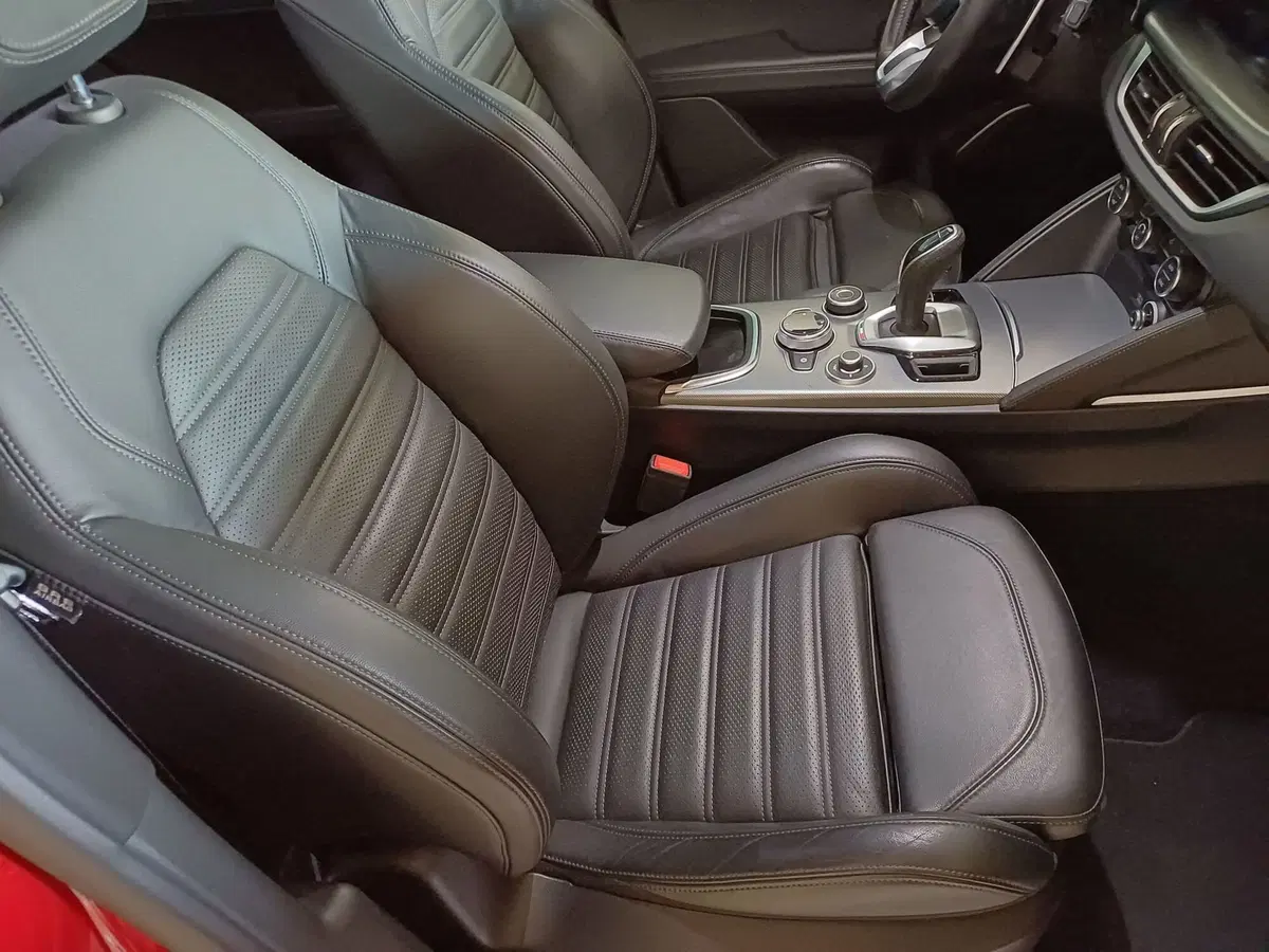 Alfa Romeo Stelvio usata a Modena (11)