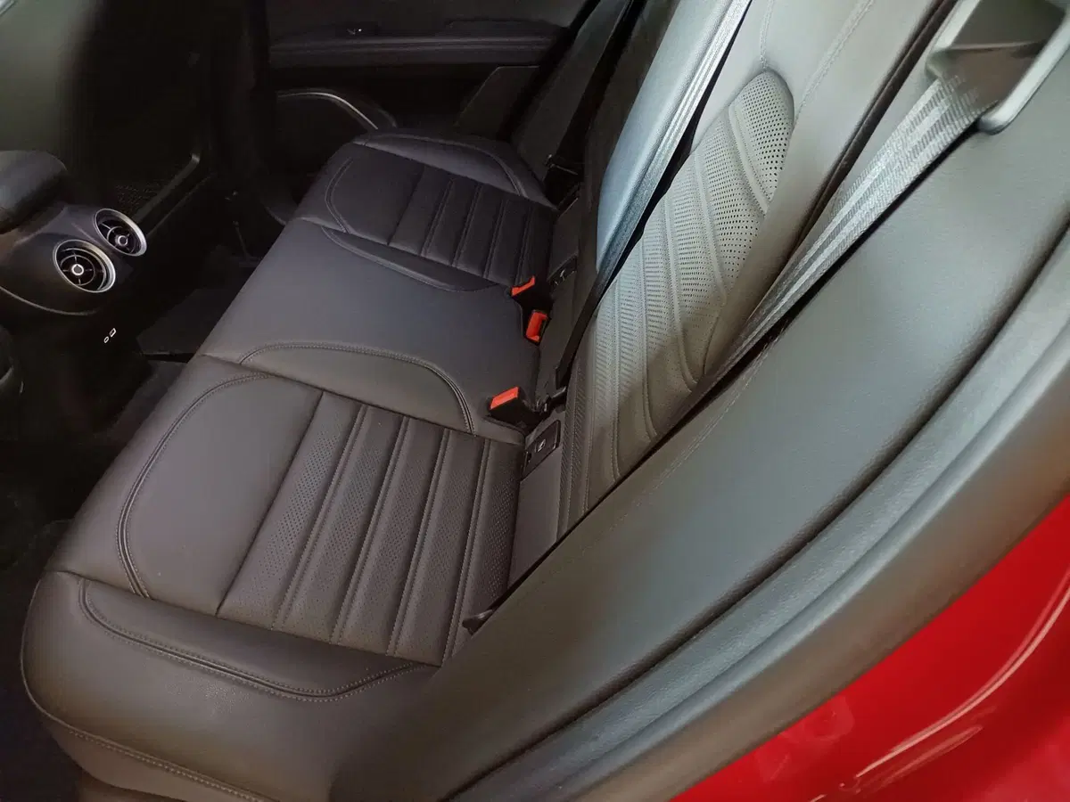 Alfa Romeo Stelvio usata a Modena (12)