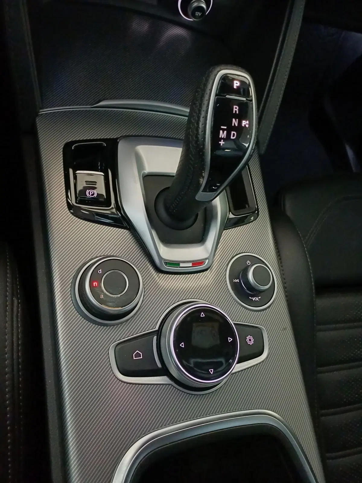Alfa Romeo Stelvio usata a Modena (14)