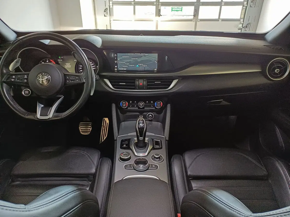 Alfa Romeo Stelvio usata a Modena (15)