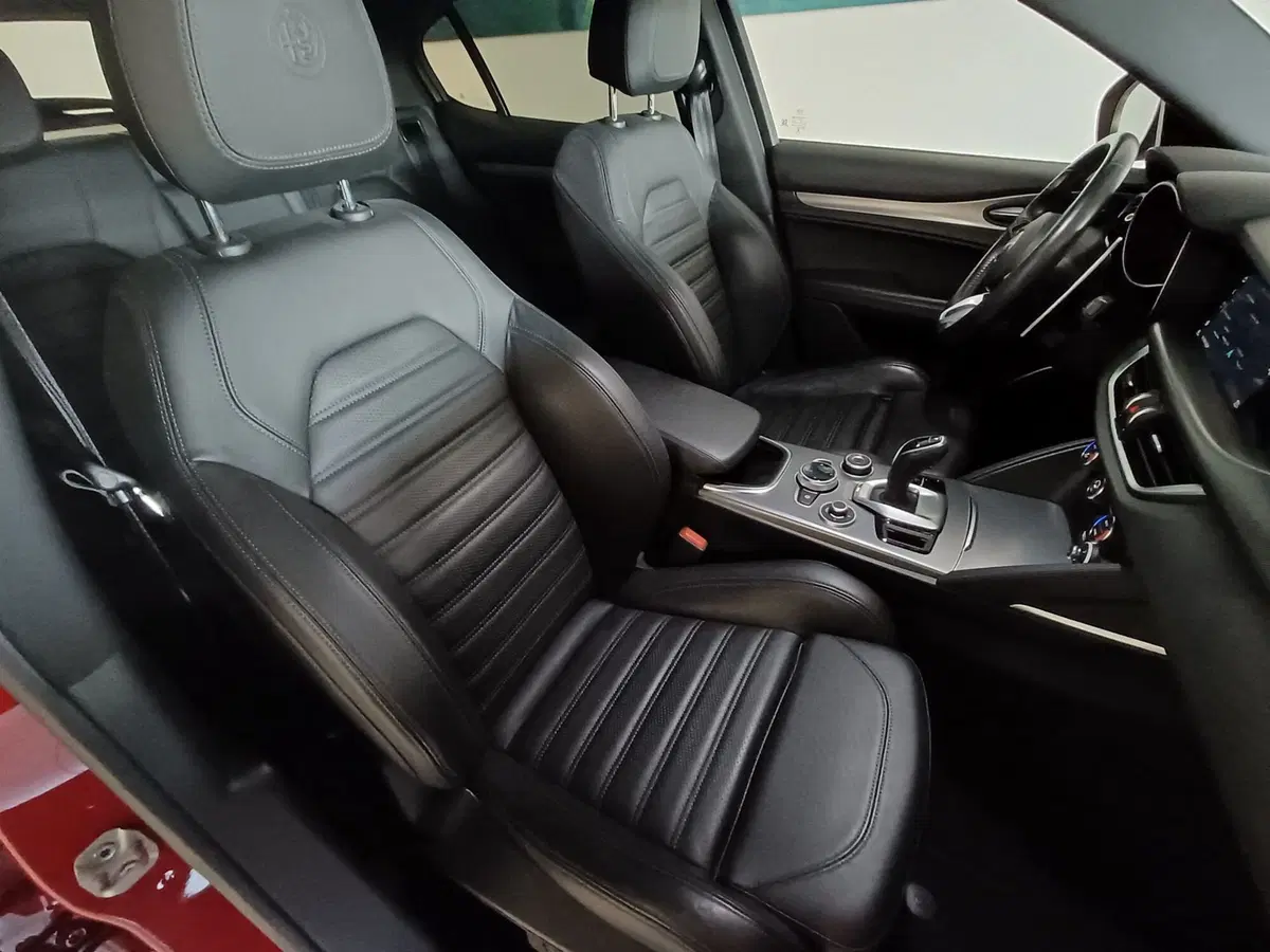 Alfa Romeo Stelvio usata a Modena (20)