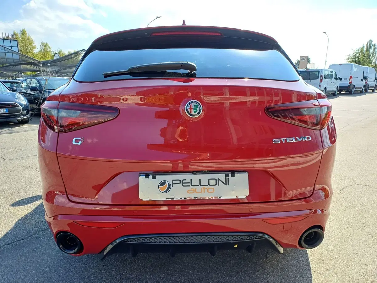 Alfa Romeo Stelvio usata a Modena (8)