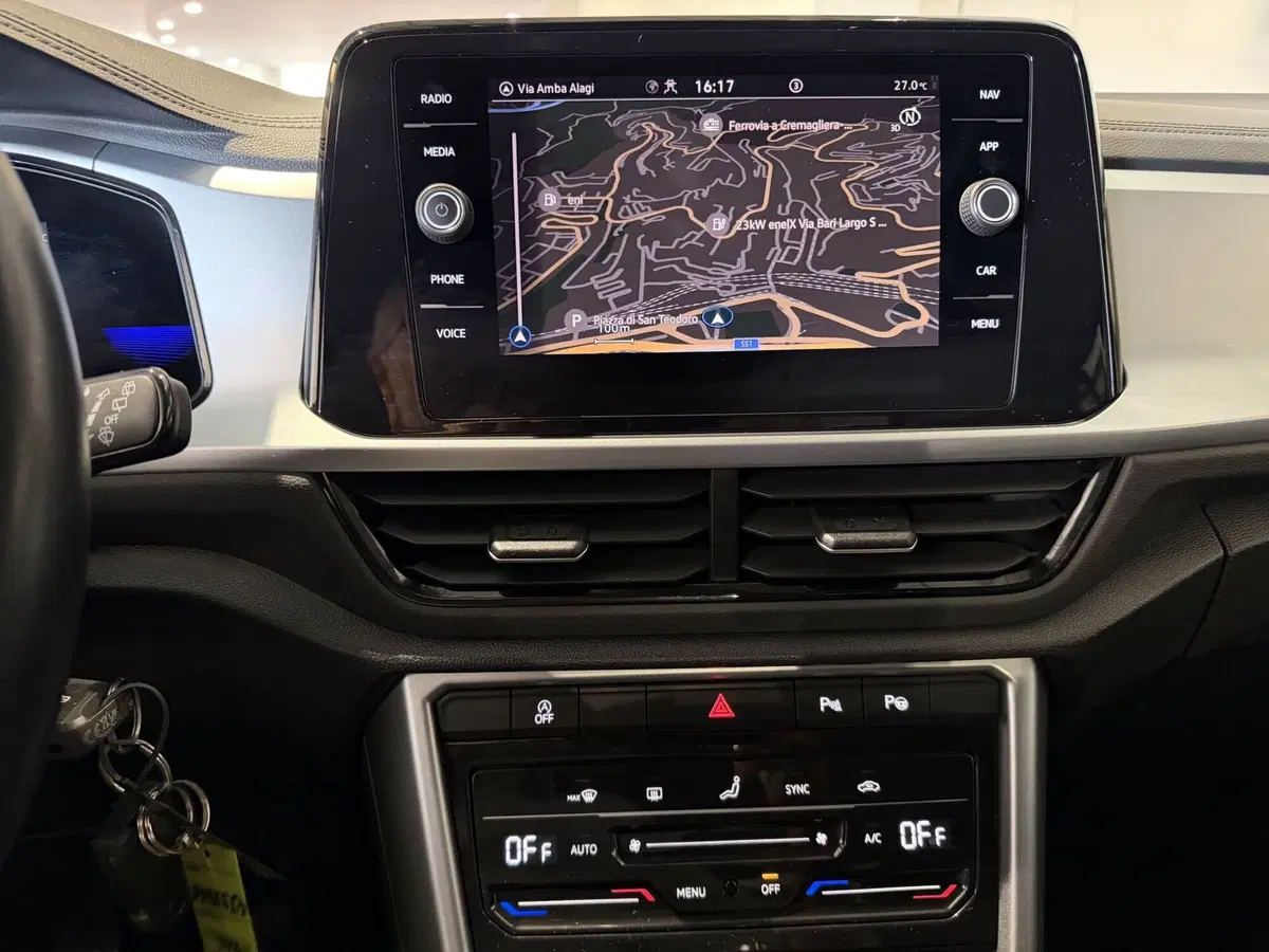 Volkswagen T-Roc usata a Genova (13)