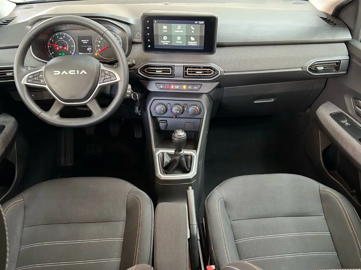 Dacia Sandero usata a Roma (11)