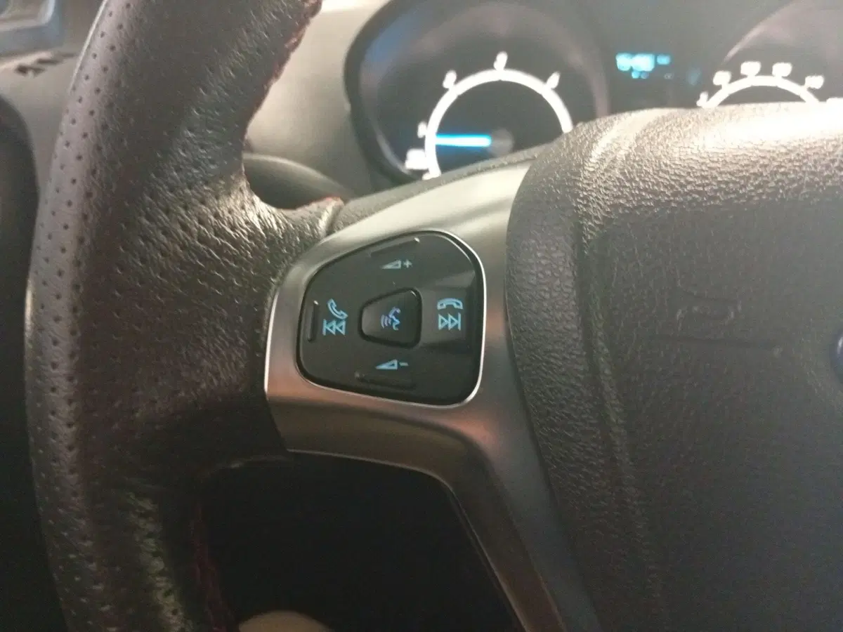 Ford Tourneo Courier usata a Varese (17)
