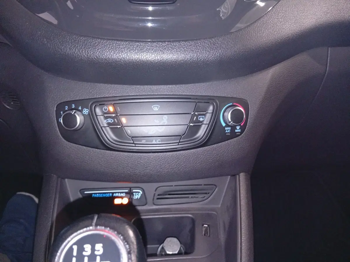 Ford Tourneo Courier usata a Varese (19)