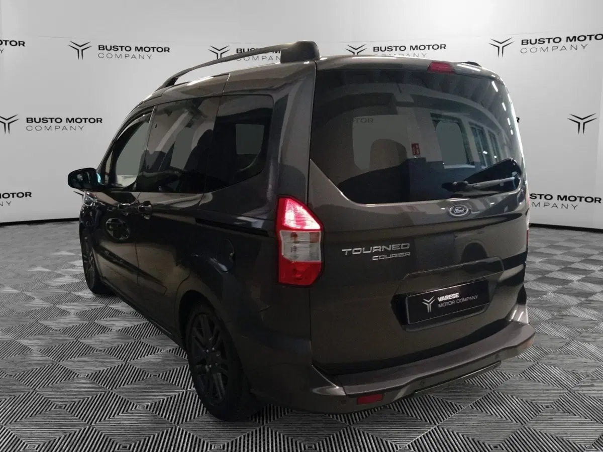 Ford Tourneo Courier usata a Varese (4)